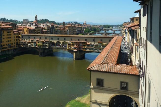 Florencja - mosty nad Arno, korytarz Vasariego